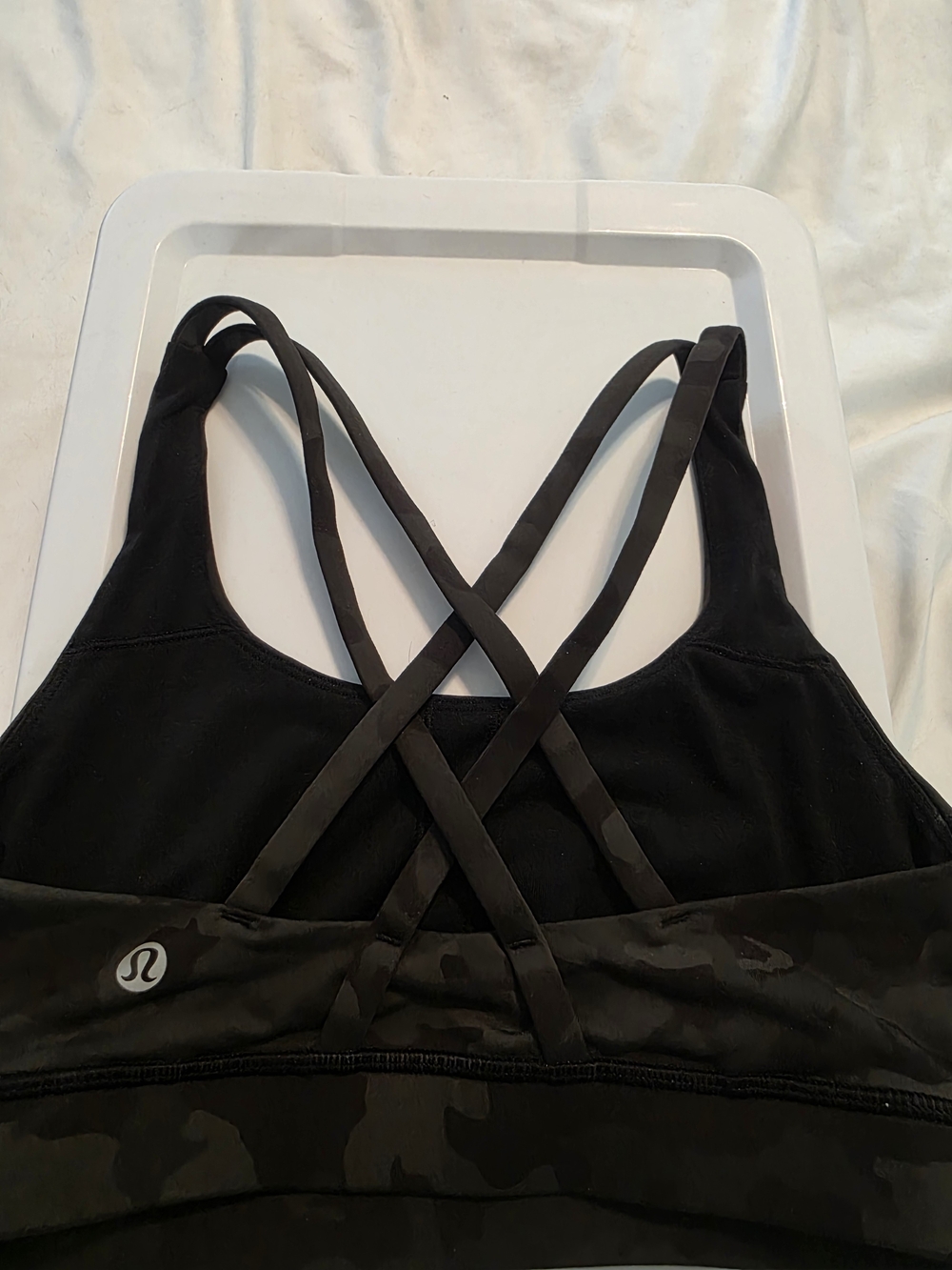 lululemon athletica Camo Strappy Sports Bra Sjze 4 - Picture 3 of 5